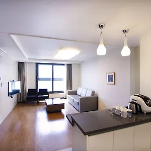 plea-de-blanc-residence.busan-hotelsweb.com/